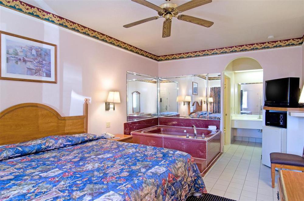 Americas Best Value Inn Downtown Houston Quarto foto